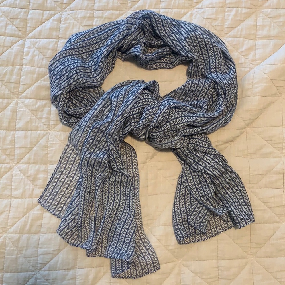 🤸‍♀️ 3/$30 Summer Sale! Lightweight scarf